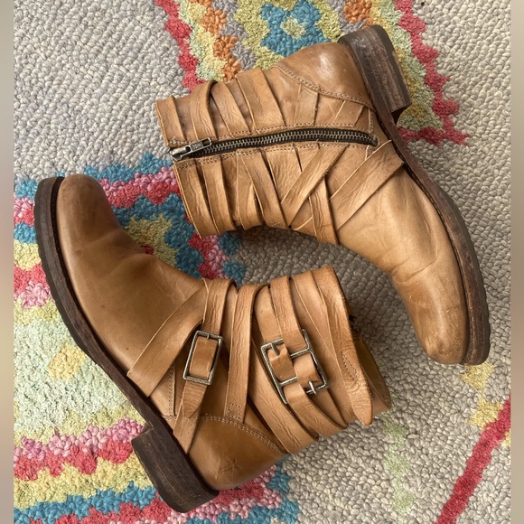 Frye Shoes - FRYE Boots ✨Blonde Leather✨
